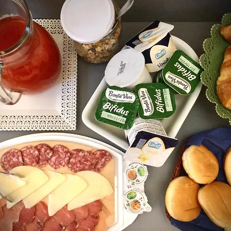 Couette-café La Casa Di Zoe Al Borgo 3*