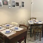 La Casa Di Zoe Al Borgo Alojamento de Acomodação e Pequeno-almoço 3*