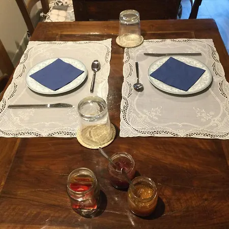 Bed & Breakfast La Casa Di Zoe Al Borgo