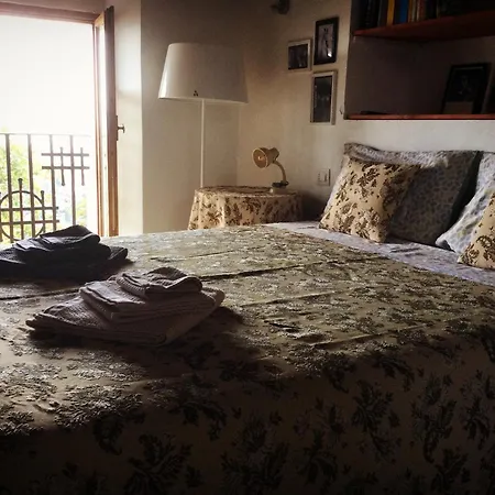 Bed & Breakfast La Casa Di Zoe Al Borgo